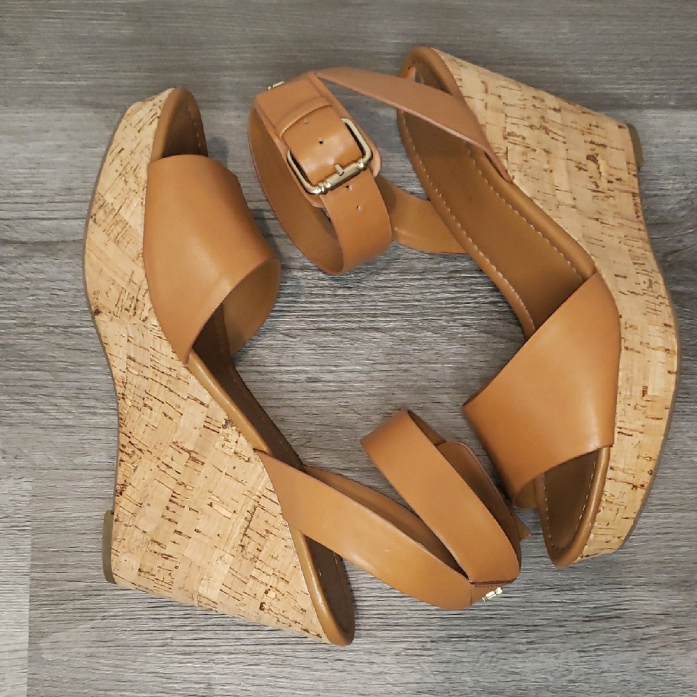 Tommy Hilfiger Tan Wedge Sandals - Picture 6 of 12